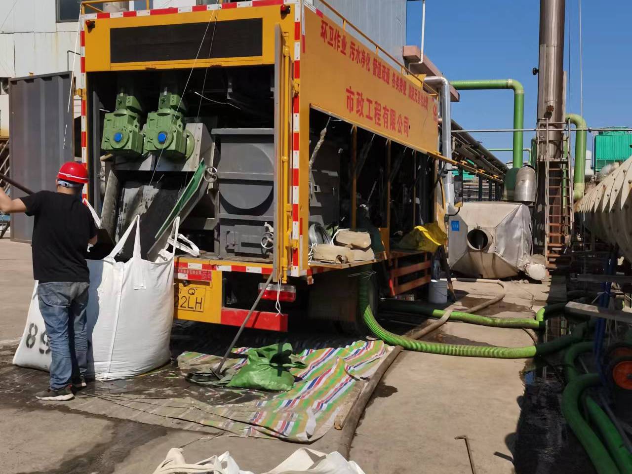 谢岗镇淤泥压干处理